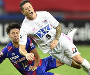 Torres bị tố lười nhác và mắc bệnh ngôi sao ở Nhật Bản