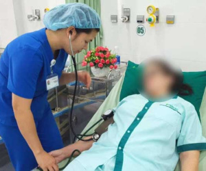 Uống thuốc giảm đau hạ sốt quá liều, nữ du khách nước ngoài ở Đà Nẵng nhập viện vì suy gan cấp nặng
