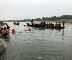 Nghỉ học ra sông tắm, 4 học sinh lớp 7 chết đuối thương tâm