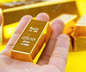 Giá vàng hôm nay 8/5: USD treo cao, vàng thoát áp lực