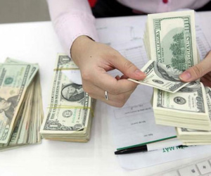 Tỷ giá USD ngân hàng vượt thị trường chợ đen