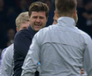 HLV Pochettino khóc nức nở sau khi cùng Tottenham ngược dòng vào chung kết Champions League