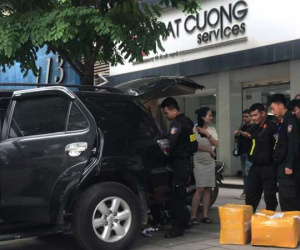 Nhiều cửa hàng Nhật Cường Mobile bị khám xét