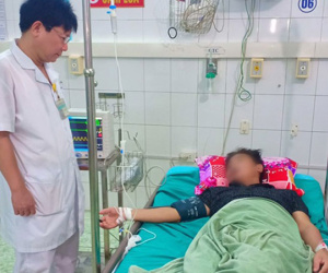 Tiếp đãi bạn rượu quý, cả 2 cùng nhập viện nguy kịch