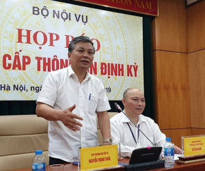 Bộ Nội vụ: Xin ý kiến Quốc hội trước khi luật hóa quy định 'cấm nịnh sếp'