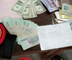 Cặp vợ chồng nghèo trả lại hơn 100 triệu đồng nhặt được