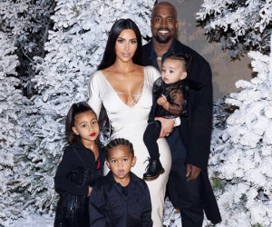 Con thứ tư của vợ chồng Kim Kardashian chào đời