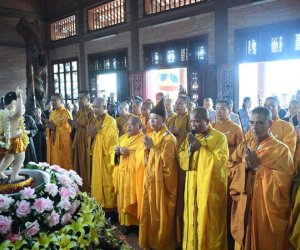 Hơn 400 xe hoa diễu hành rước Phật trước đại lễ Phật Đản Vesak