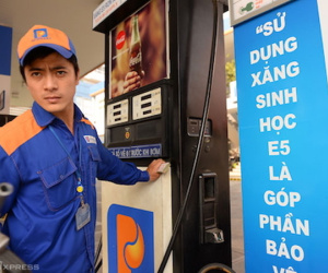 Đại lý bỏ xăng E5 để bán xăng khoáng