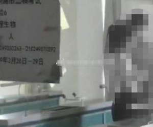 Làm 'chuyện ấy' trong phòng thí nghiệm, 2 học sinh lớp 11 bị đuổi học