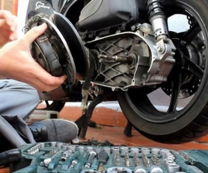 Những chiêu 'luộc khách' ngang nhiên của thợ sửa xe máy