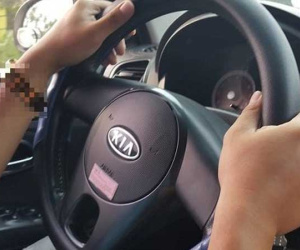 Tôi ngã quỵ phát hiện dấu chồng và bạn thân ngoại tình trên ô tô