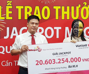 Gia đình kinh doanh mỹ phẩm ở miền Tây 4 lần trúng số độc đắc