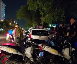 Hà Nội: Nữ tài xế taxi bị người đàn ông đâm gục trong xe rồi bỏ chạy, vẫn chưa xác định được nguyên nhân
