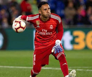 Real chọn Courtois, bán Navas vào Hè 2019