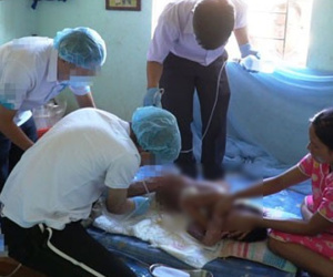 Vụ bác sĩ năn nỉ bố mẹ cứu bé 9 tuổi bị phỏng nặng: Gian nan đưa bé trở lại bệnh viện