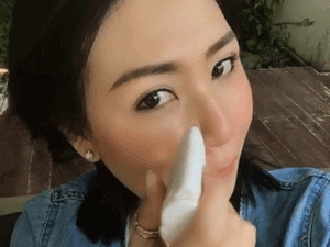 Da vẫn sẽ 'xấu dần đều' nếu bạn cứ tự tin dùng xịt hay sáp chống nắng theo cách tai hại này