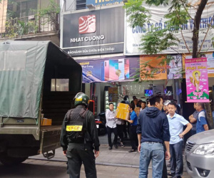 Tổng giám đốc Nhật Cường Mobile bị bắt, cửa hàng đóng cửa: Khách muốn bảo hành sản phẩm phải làm thế nào?