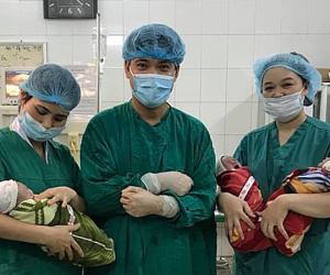 Sản phụ ở Tuyên Quang sinh ba bé trai cùng trứng hiếm gặp
