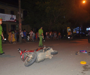 Tài xế ô tô có nồng độ cồn cao tông 2 mẹ con thương vong