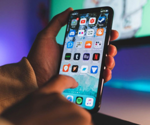 Ác mộng 5G sẽ còn kéo dài vài năm với Apple