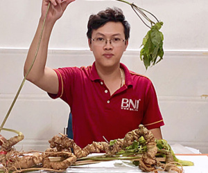 Cặp sâm Ngọc Linh hơn 100 tuổi giá tiền tỷ
