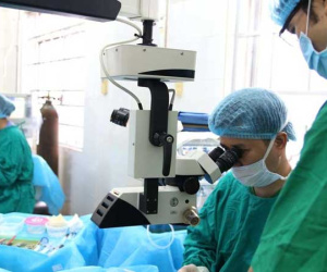 Câu nói của bệnh nhân nghèo sau phẫu thuật khiến bác sĩ sững sờ
