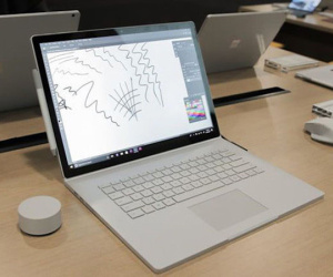 Microsoft sắp ra mắt Surface Book 2 15 inch giá rẻ