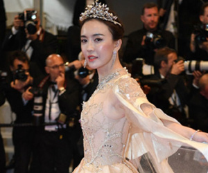 Sao 'Tiếu ngạo giang hồ' hối hận vì mua vé lên thảm đỏ Cannes