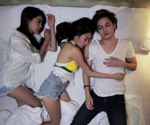 Tỉnh giấc sau cơn say bí tỉ, tôi hốt hoảng thấy 2 bóng người ôm nhau