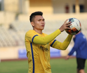 Để đội bét bảng Khánh Hòa cầm chân trên sân Vinh, SLNA có trận hòa 0-0 thứ tư liên tiếp