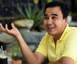 Quyền Linh: 'Nhiều người nói tôi ham tiền, danh vọng, muốn đánh bóng tên tuổi. Thật sự nghe vậy buồn lắm'