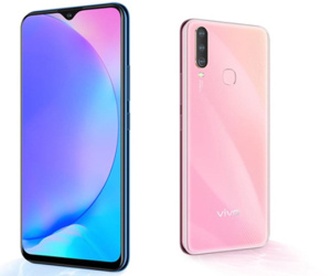 Vivo ra smartphone có ba camera sau, giá 216 USD