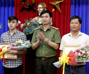 3 người dân giúp công an phá vụ thi thể trong khối bê tông được thưởng