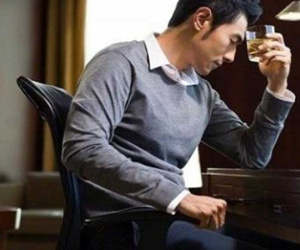 Kỹ sư cầu đường muốn ngoại tình vì vợ xăm môi, nâng ngực