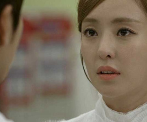 Lên sân thượng phơi đồ, vô tình thấy chồng và em dâu cãi nhau nảy lửa, tôi chết điếng khi phát hiện bí mật động trời