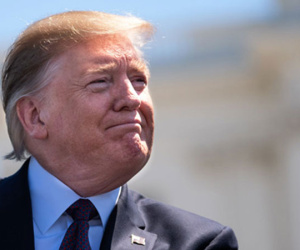 Trump nói ‘rất hạnh phúc với chiến tranh thương mại'