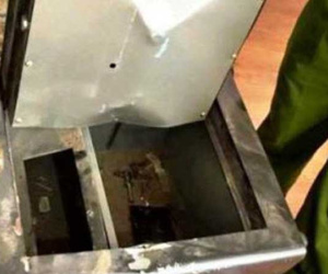 Truy bắt nam thanh niên đeo khẩu trang đột nhập nhà dân bê két sắt chứa hơn 2 tỷ đồng
