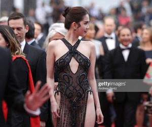 Từ Cannes, Ngọc Trinh tự hào tuyên bố sau nhiều đả kích về bộ cánh 'có như không': 'Tất cả các phóng viên đều kêu tôi nán lại để chụp ảnh'
