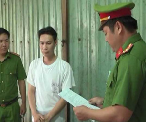 Bị bắt vì đánh con ngất xỉu do 'chậm tiếp thu bài'