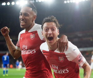 Arsenal cảnh báo 'nóng', Aubameyang và Ozil bị bán tháo