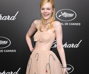 Elle Fanning tiết lộ bị ngất xỉu khi xiết mình trong chiếc váy của Prada, sự việc chính là lời cảnh tỉnh cho nhiều chị em!