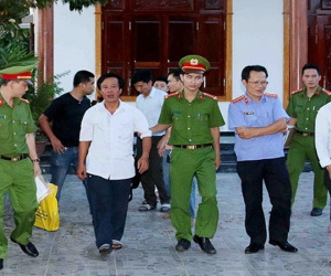 Phó phòng Ban Tổ chức Tỉnh ủy lừa xin việc: Nhận tiền tỷ, trả tiền triệu