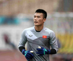 Thủ môn Bùi Tiến Dũng: ‘Ở ĐTQG hay đội U22 tôi cũng không chắc suất bắt chính’