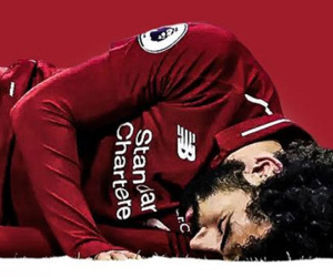 Video: Salah ngủ dưới sàn trên chuyến bay dự chung kết cúp châu Âu