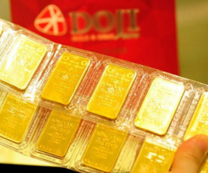 Giá vàng hôm nay 23/5: USD treo cao, vàng nằm ở đáy
