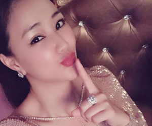 Gu thời trang bốc lửa của mỹ nhân phim 'Vợ Ba'