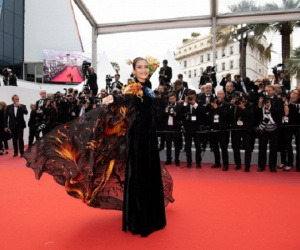 Khác hẳn Ngọc Trinh, Trương Thị May tỏa sáng với hình ảnh rồng Châu Á lên thảm đỏ Cannes