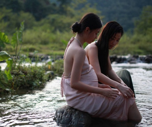 Sau Mỹ, báo Hàn cũng đưa tin phim 'Vợ Ba' dừng chiếu vì cảnh 18+ gây sốc của thiếu nữ 15 tuổi