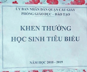 Trưởng Phòng GD-ĐT Cầu Giấy xin lỗi việc học sinh tiêu biểu nhận hộp quà rỗng